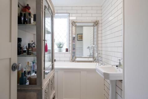 Ratcliffe House 7...