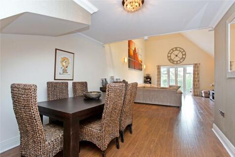 Sitting/Dining Room
