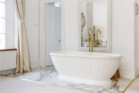 En Suite Bathroom