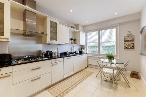 Kitchen/Dining Area
