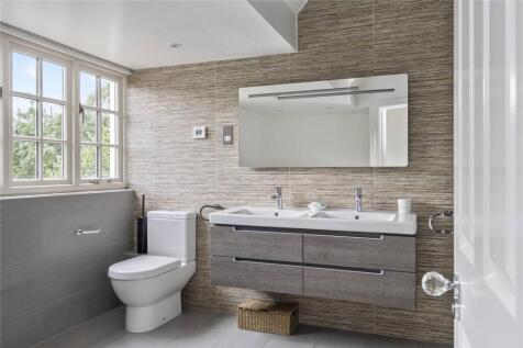 Family Bathrom