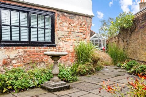 Side Terrace 2
