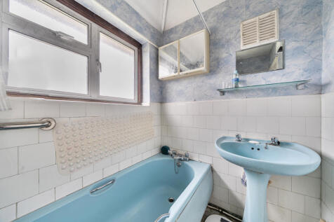 1362125-7-68de894...