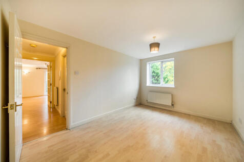 1371878-6-68f89d2...