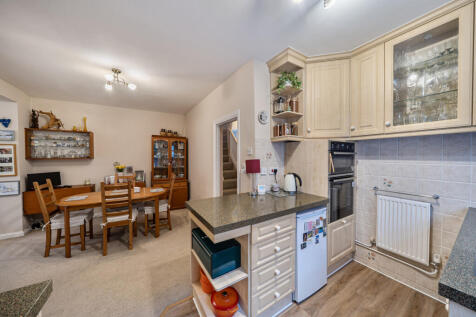 1370868-7-68f62e3...