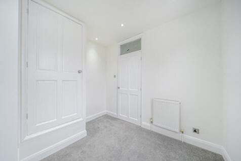 1370971-6-68f2323...