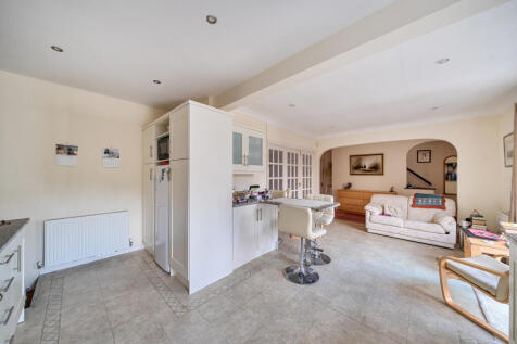 1375543-9-690a25c...