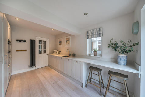 1376479-19-690b3c...