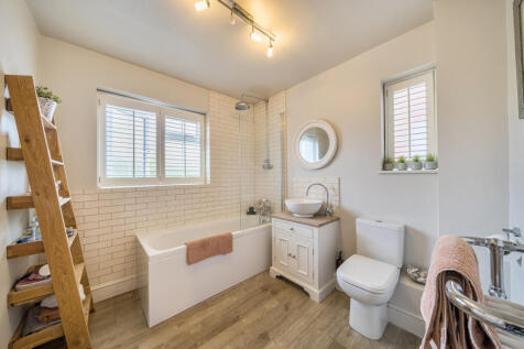 1376479-6-690b3ba...