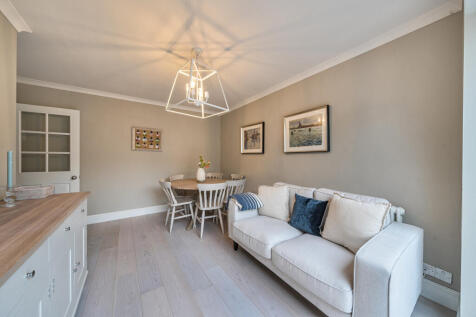 1376479-18-690b3c...