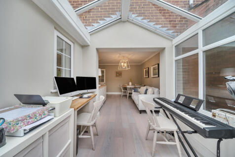 1376479-14-690b3b...