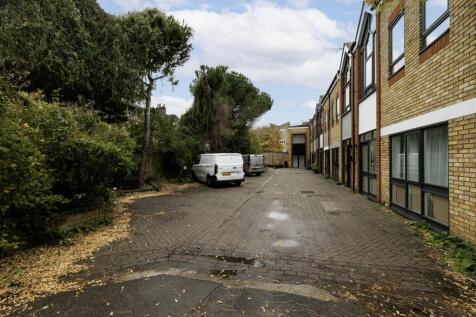 F1, 3 Torriano Mews-22.jpg