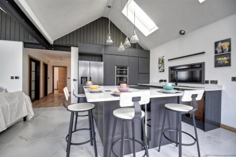 Kitchen / dining / living room