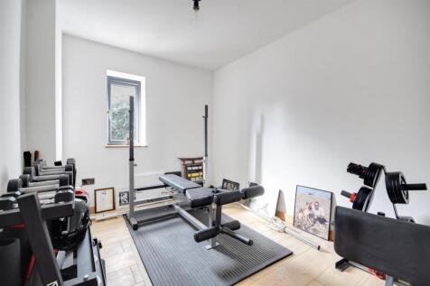 Bedroom 4 / Office
