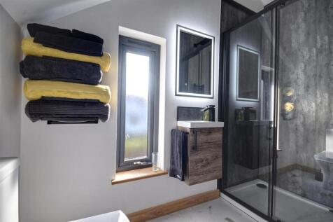 En-suite shower room