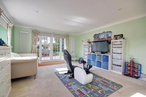 Bedroom 2 / Reception 2