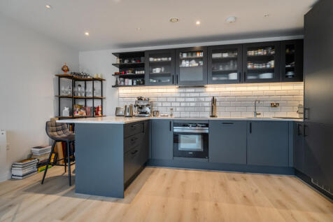 1375139-9-6908d64...