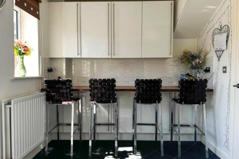 Breakfast bar