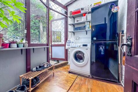 Utility/Lean To