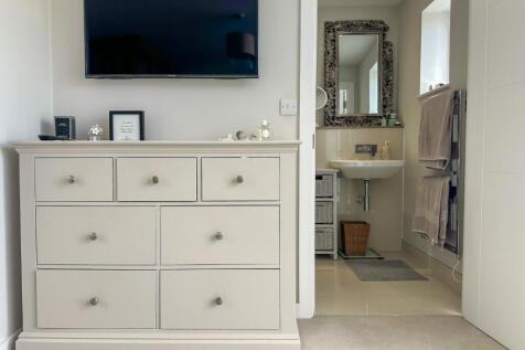 Bed 1 Into En-Suite