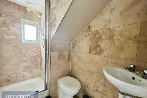 7835ee02-bathroom.jpg