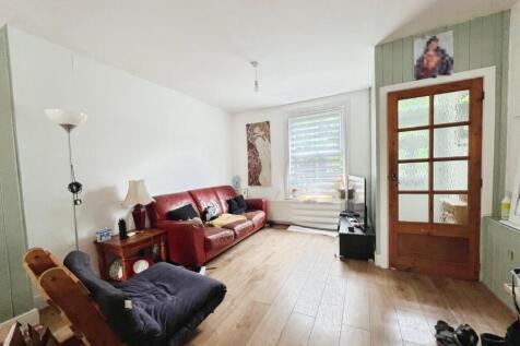 pbox-living_room-288153.jpeg