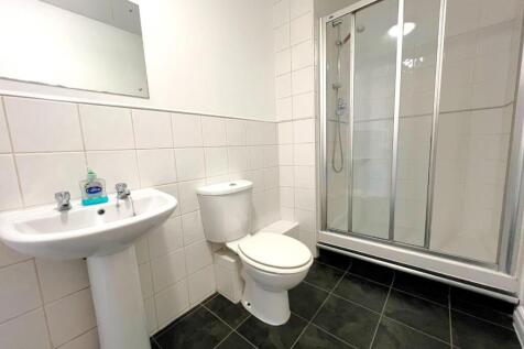 Bathroom 2.jpg