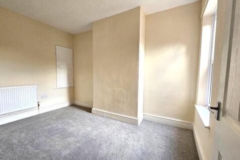 BACK BEDROOM