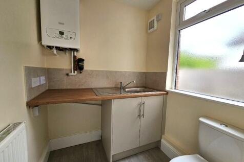 UTILITY/CLOAKROOM