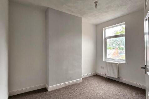 BACK BEDROOM