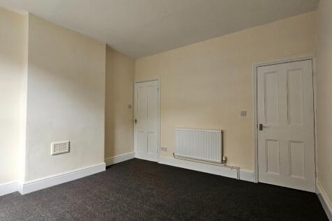 FRONT BEDROOM