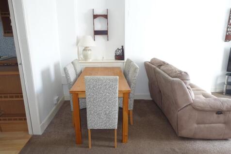 Lounge 3.JPG