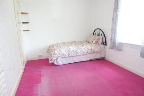 Bedroom 2.JPG