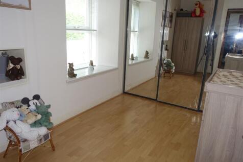 Bedroom 2.JPG