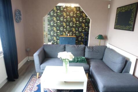 Lounge 2.JPG