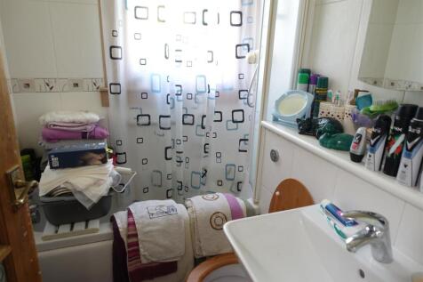 Bathroom.JPG