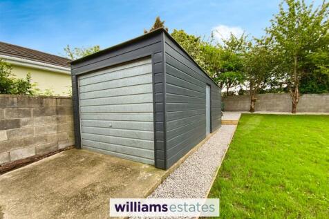 detached garage