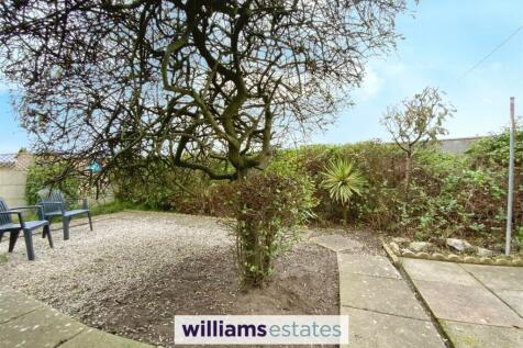 rear garden area