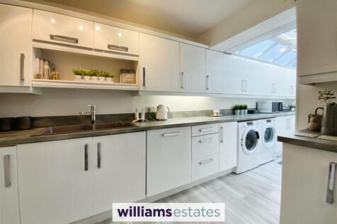 fitted kitchen