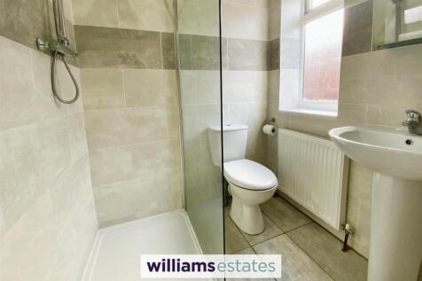 master en-suite shower