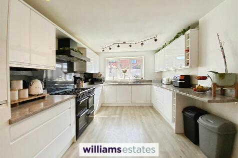 fitted kitchen