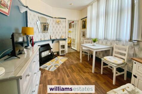 breakfast room