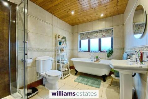 spacious bathroom