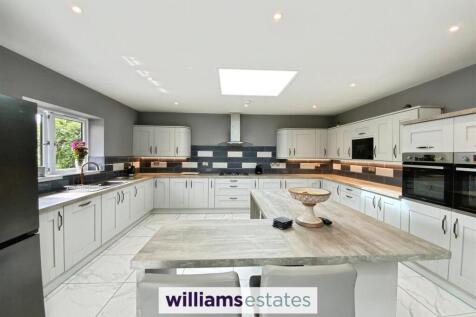 fitted kitchen