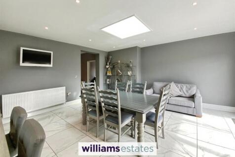 dining &amp; sitting area