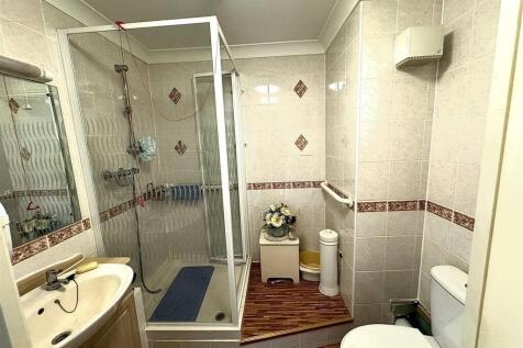 shower room (Large).jpeg