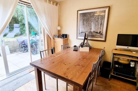 Dining Area.jpg
