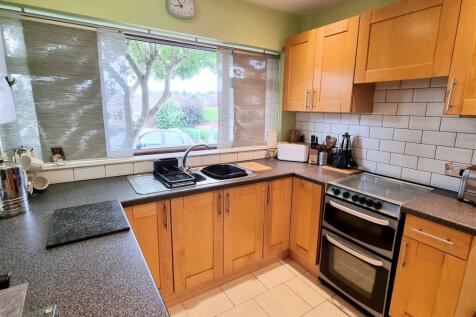 Kitchen 2.jpg