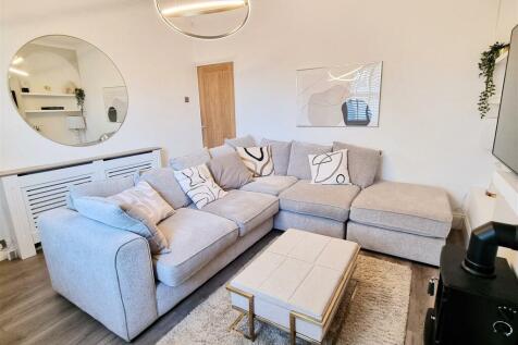 4 Lounge 2.jpg