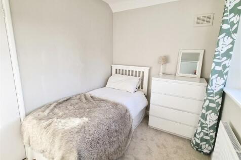 new bedroom 1.jpg